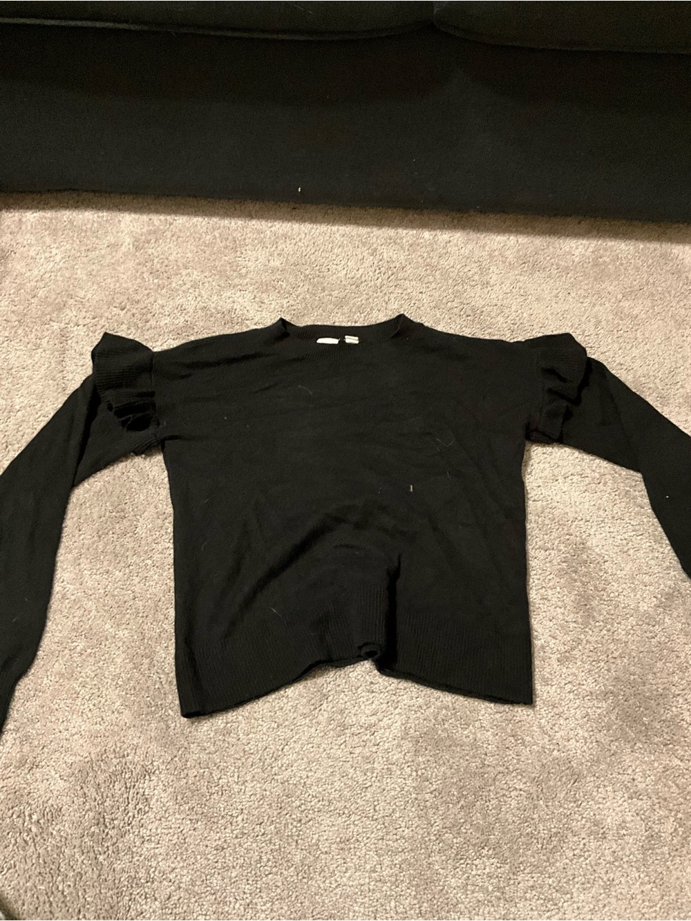 GAP Black Ruffle Shoulder Knit Sweater Excellent Condition